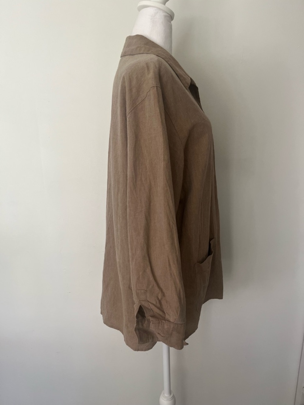 Classic Tan Linen Button-Front Shirt/jacket - Picture 6 of 8